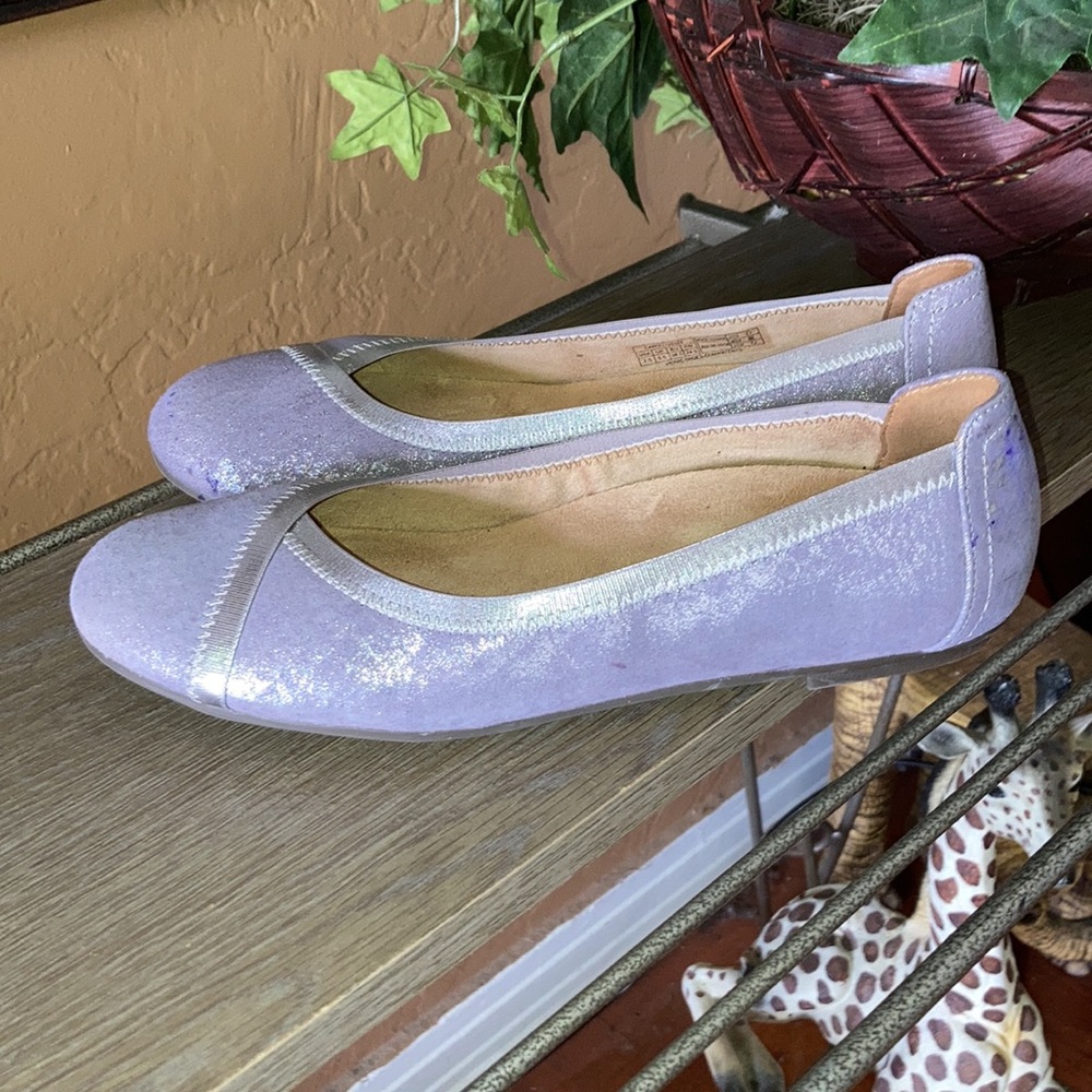 Vionic Shoes - Picture 3 of 8